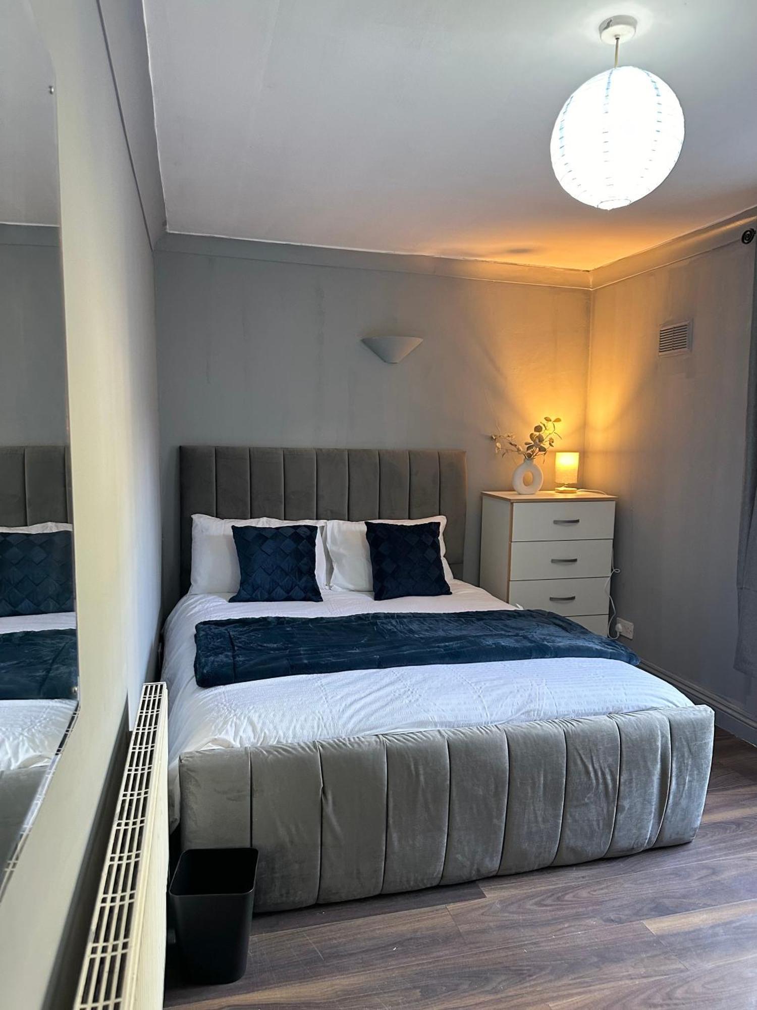 Luxury Room In A 4 Bedroom Flat! 4 Minutes Walk To Kingscross, St Pancras Лондон Екстер'єр фото