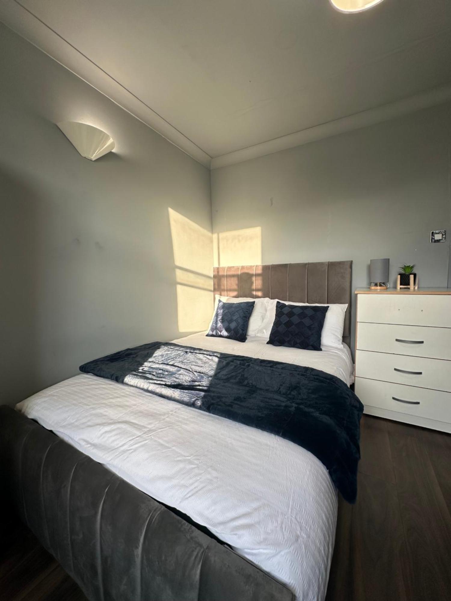 Luxury Room In A 4 Bedroom Flat! 4 Minutes Walk To Kingscross, St Pancras Лондон Екстер'єр фото
