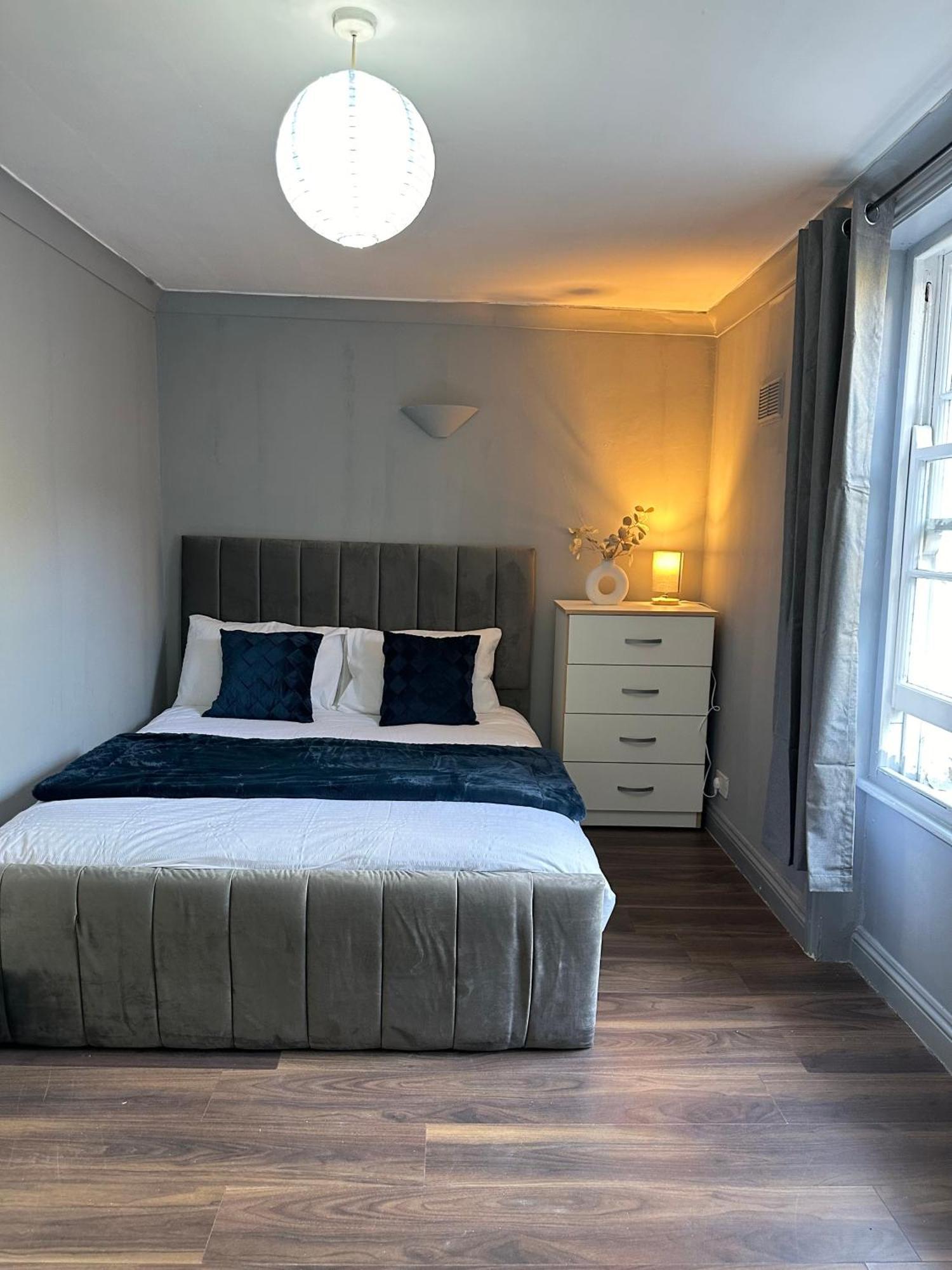 Luxury Room In A 4 Bedroom Flat! 4 Minutes Walk To Kingscross, St Pancras Лондон Екстер'єр фото