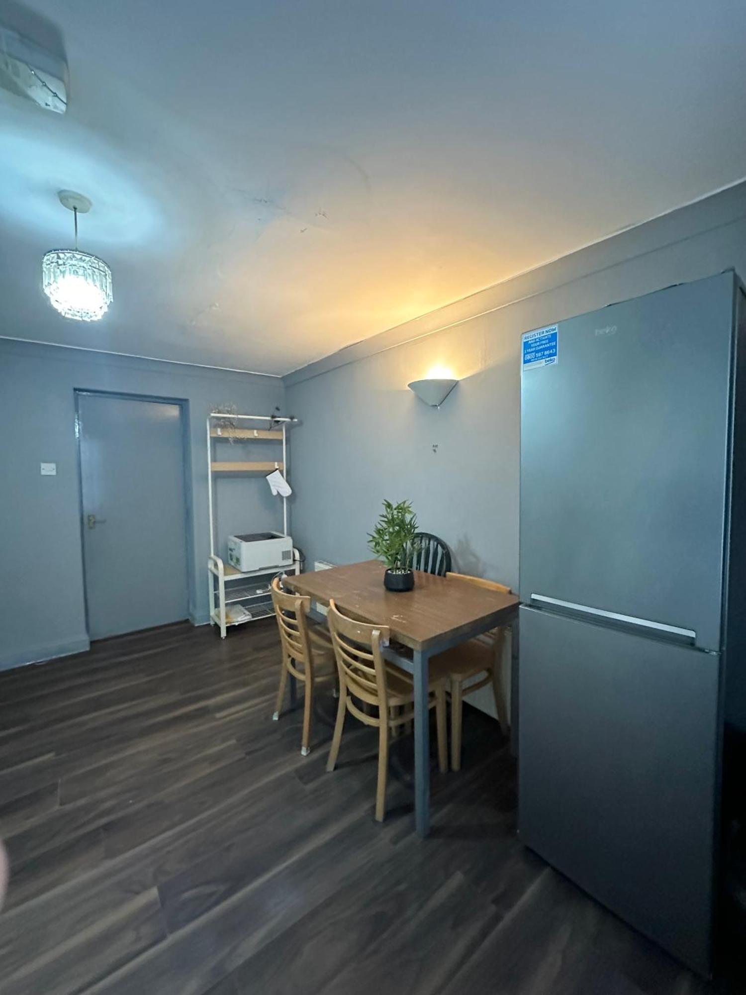 Luxury Room In A 4 Bedroom Flat! 4 Minutes Walk To Kingscross, St Pancras Лондон Екстер'єр фото
