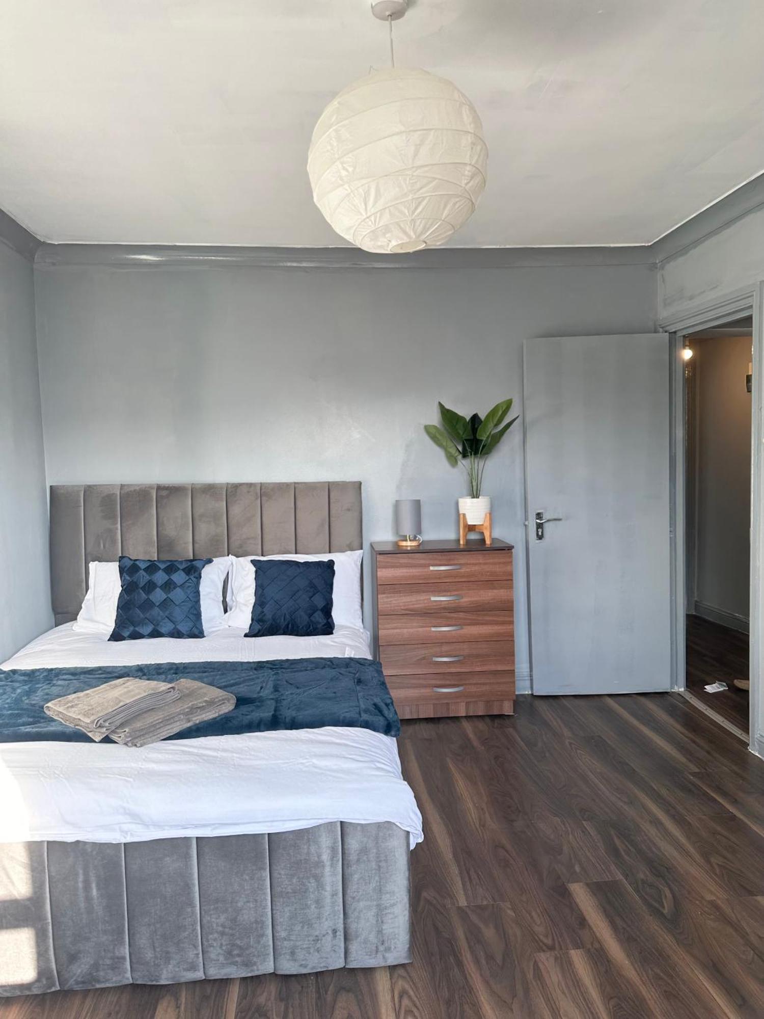 Luxury Room In A 4 Bedroom Flat! 4 Minutes Walk To Kingscross, St Pancras Лондон Екстер'єр фото