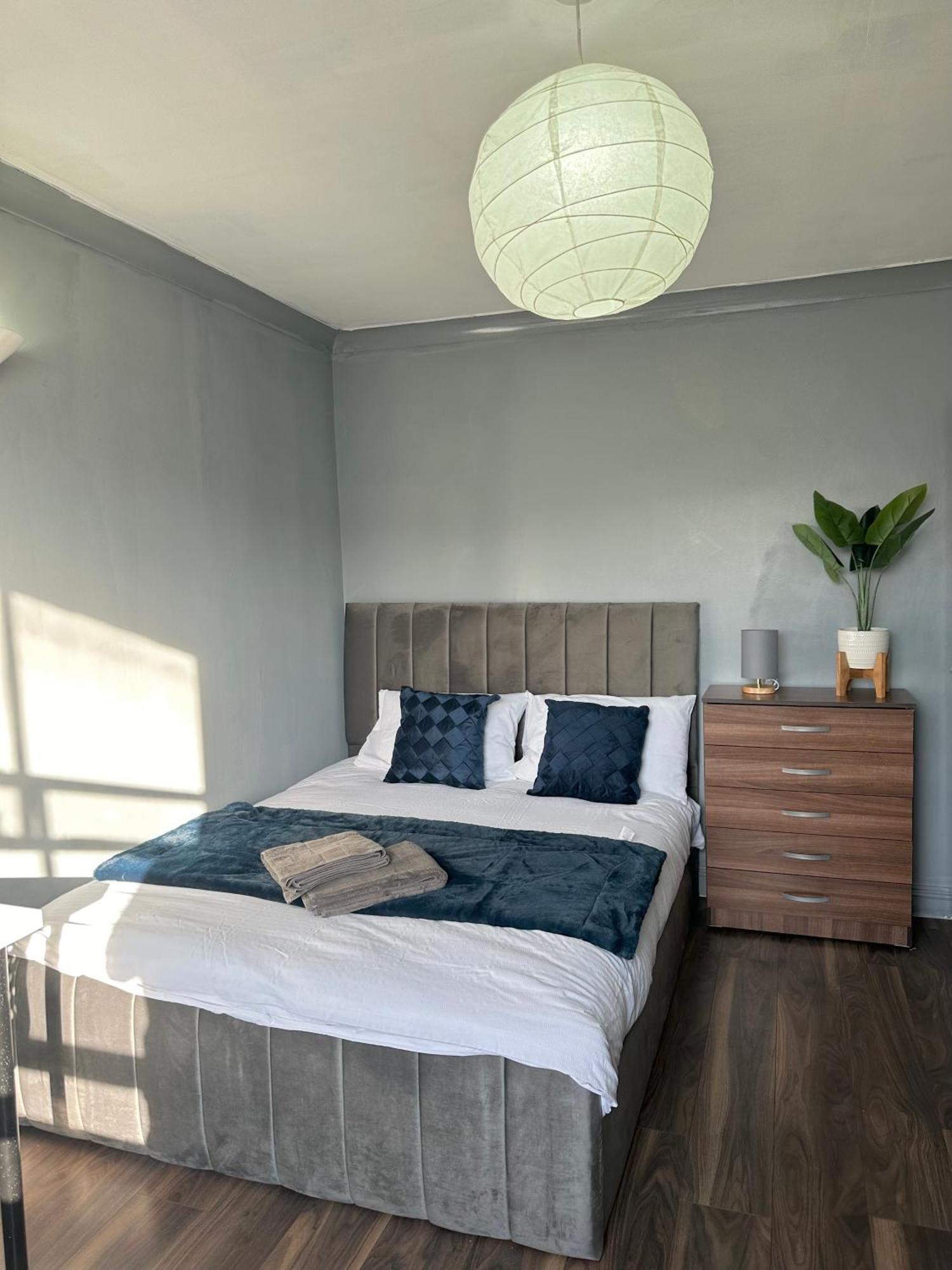 Luxury Room In A 4 Bedroom Flat! 4 Minutes Walk To Kingscross, St Pancras Лондон Екстер'єр фото